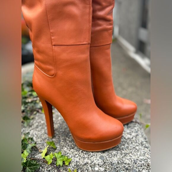 CLOSET CLEAR OUT NWT Italian Congac leather boots Genuine Leather designer boots - Picture 3 of 3